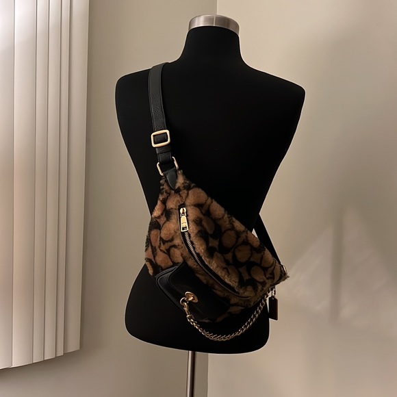 Coach - Picture 5 of 10